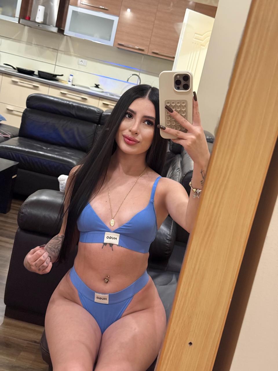 Escort - MEGAN - Ibiza Tops